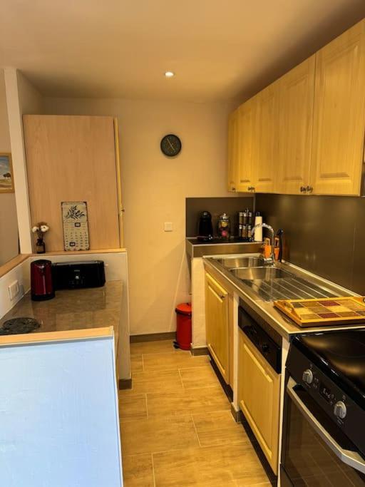 Appartement De Plain-Pied Avec Jardin Aviñón Exterior foto