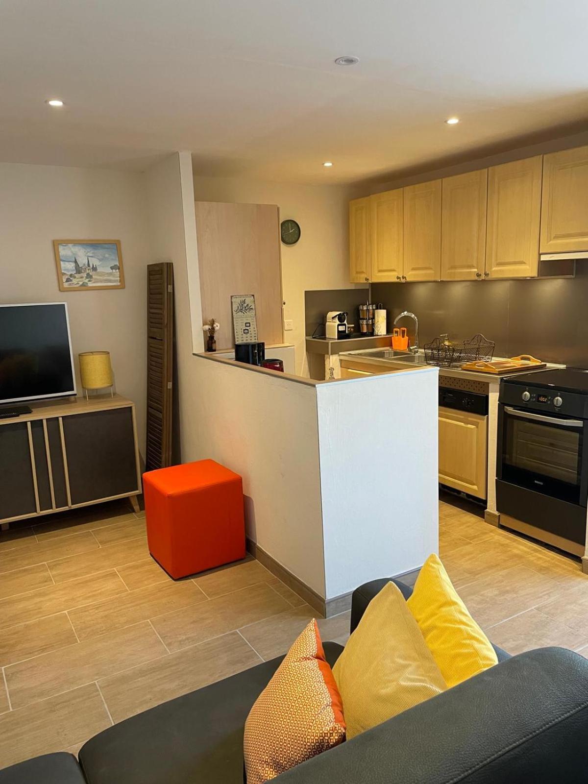 Appartement De Plain-Pied Avec Jardin Aviñón Exterior foto